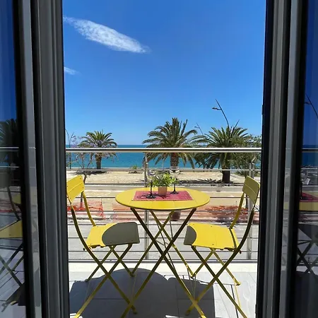 Апартаменты Fronte Mare Alba Chiara - & Flats