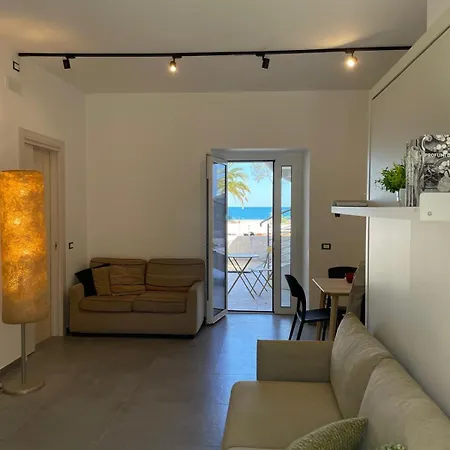 Fronte Mare Alba Chiara - Houses&flats