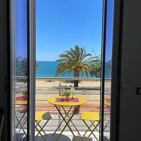 Apartment Fronte Mare Alba Chiara - Apulia Houses & Flats