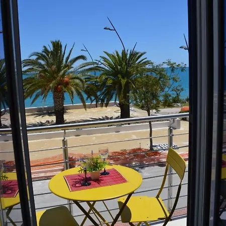 Fronte Mare Alba Chiara - & Flats Апартаменты *