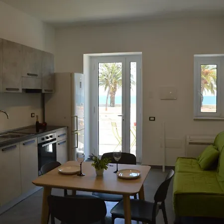 Fronte Mare Alba Chiara - & Flats Апартаменты *