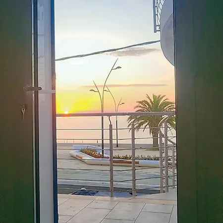 Apartment Fronte Mare Alba Chiara - Apulia Houses & Flats Montegiordano