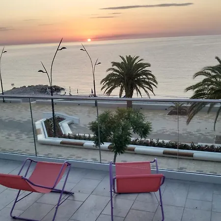 Appartement Fronte Mare Alba Chiara - Houses&flats *