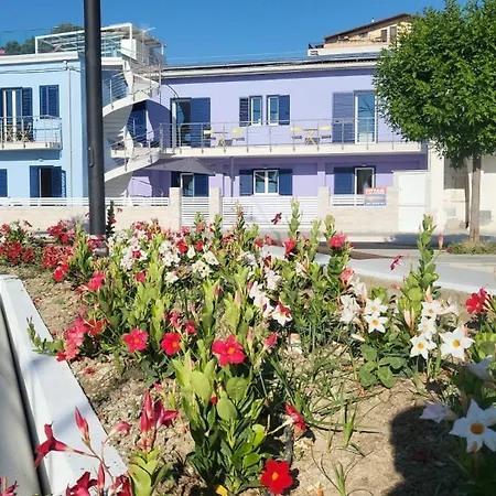 Fronte Mare Alba Chiara - Apulia Houses & Flats *