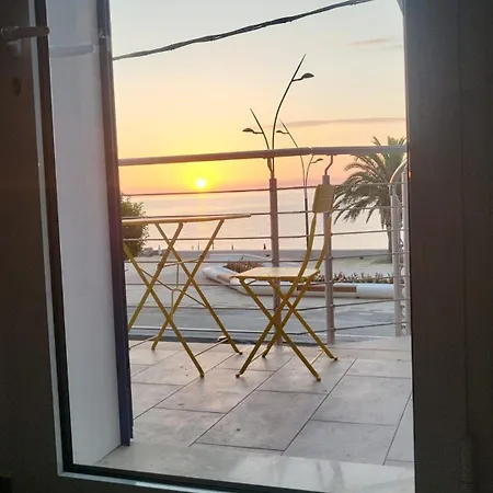 Fronte Mare Alba Chiara - & Flats Апартаменты *