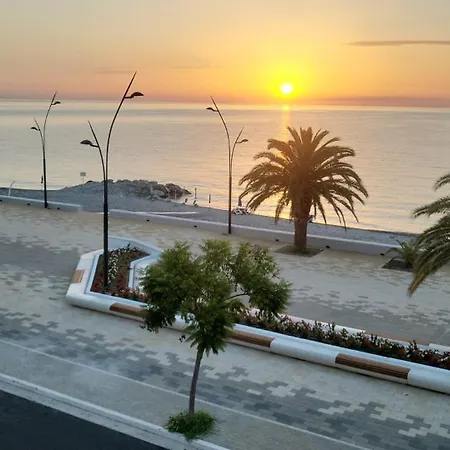 Appartement Fronte Mare Alba Chiara - Houses&flats