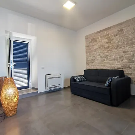 Fronte Mare Alba Chiara - Houses&flats *