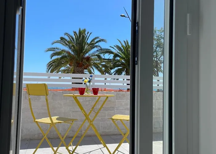 شقة Fronte Mare Alba Chiara - Apulia & Flats *