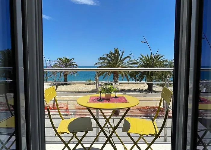 شقة Fronte Mare Alba Chiara - Apulia & Flats