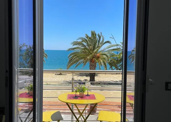 شقة Fronte Mare Alba Chiara - Apulia & Flats