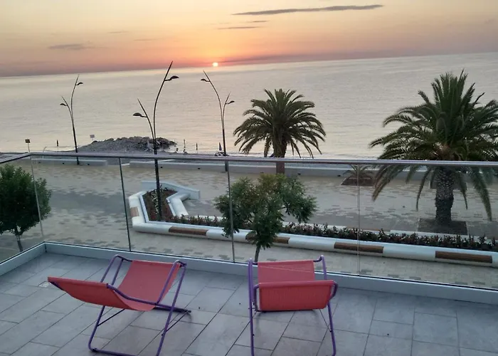 شقة Fronte Mare Alba Chiara - Apulia & Flats *