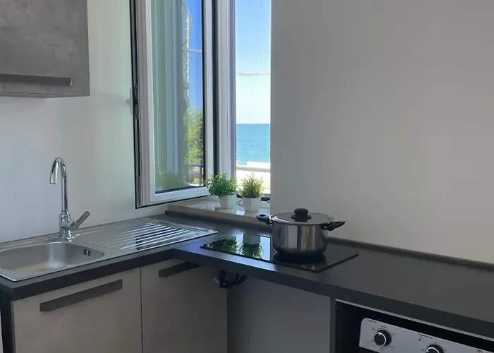 Appartamento Fronte Mare Alba Chiara - Houses&flats *