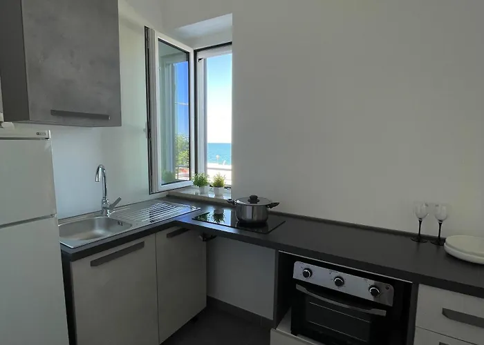 Fronte Mare Alba Chiara - Apulia & Flats Montegiordano